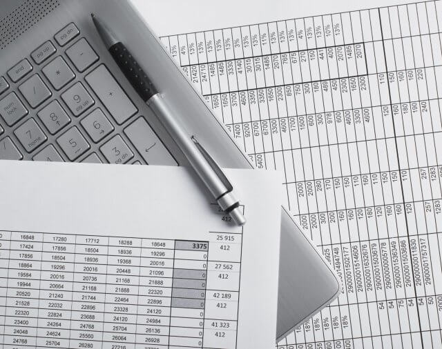 What are the Differences Between Bookkeeping and Accounting?